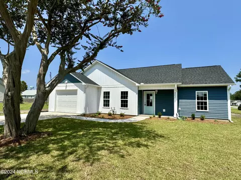 402 Fifth St, Maysville, NC 28555