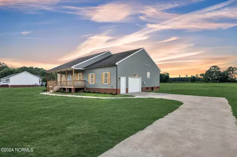 620 Daniels Rd, Corapeake, NC 27926