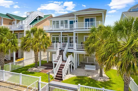 27 Goldsboro St, Ocean Isle Beach, NC 28469