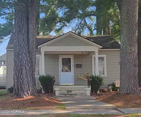 1002 Maple St, Elizabeth City, NC 27909