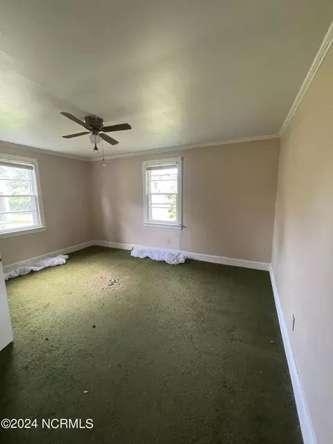 211 E Station St, Mount Olive, NC 28365 photo 9