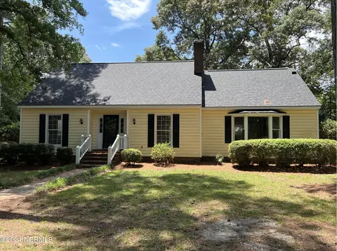 70 Boykin Dr, Clinton, NC 28328