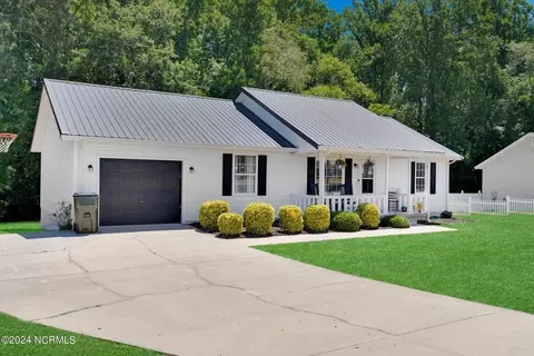 115 Ravenhill Dr, Rockingham, NC 28379