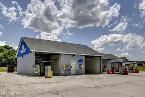 102 Currituck Commercial Dr, Moyock, NC 27958