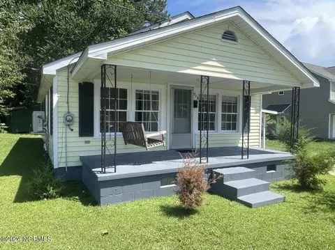 513 Hudnell St, Washington, NC 27889