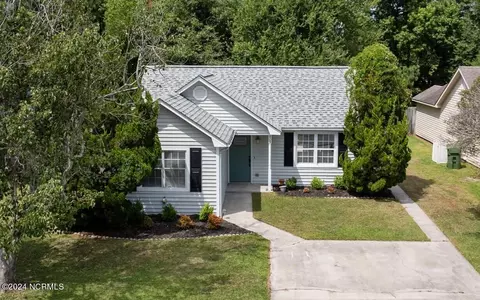 805 Elk Trail Dr, Wilmington, NC 28409