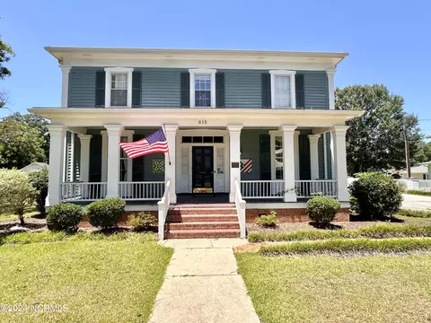 615 College St, Clinton, NC 28328
