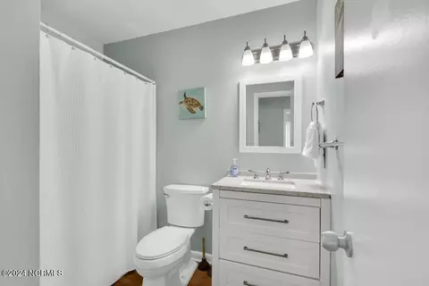 Bath - 9259 Ocean Dr E, Emerald Isle, NC 28594 photo 4 of 4