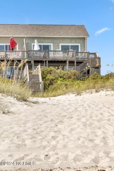 Exterior - 9259 Ocean Dr E, Emerald Isle, NC 28594 photo 3 of 9