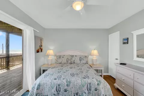 Bedroom - 9259 Ocean Dr E, Emerald Isle, NC 28594 photo 8 of 10