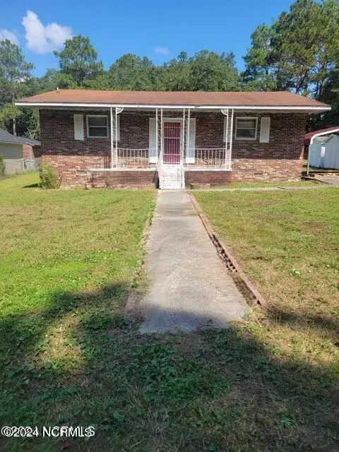 108 Crestwood Ln, Hamlet, NC 28345