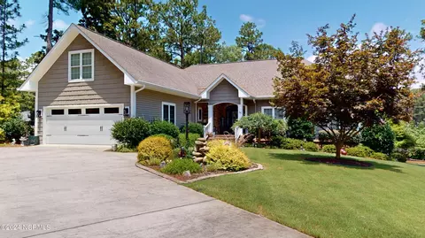 55 Cardinal Dr, Whispering Pines, NC 28327