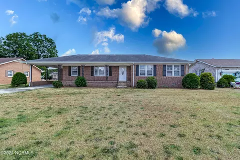 702 Robinson Pl, Goldsboro, NC 27530