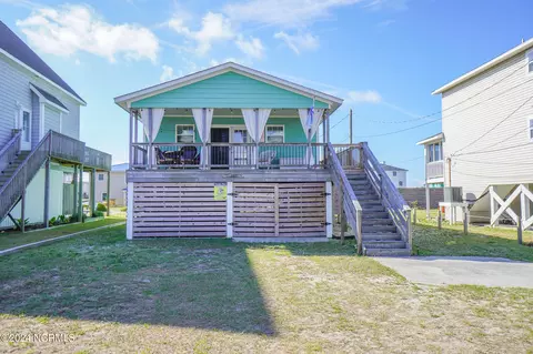 2660 Island Dr, North Topsail Beach, NC 28460