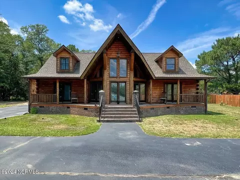 514 Creek Farm Dr, Parkton, NC 28371