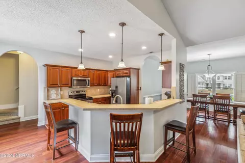 108 Hickory Cir, Hampstead, NC 28443 photo 17