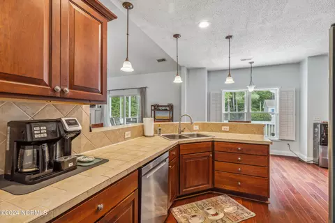 108 Hickory Cir, Hampstead, NC 28443 photo 19