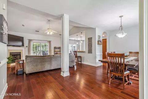 108 Hickory Cir, Hampstead, NC 28443 photo 9