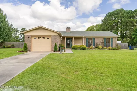 1712 Carolina Ave, Newport, NC 28570