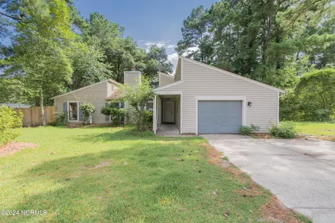 701 Shadowridge Rd, Jacksonville, NC 28546
