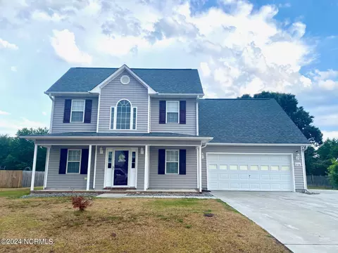 216 Redberry Dr, Richlands, NC 28574