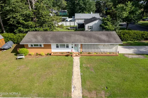 View/Area - 406 E Murphy St, Wallace, NC 28466 photo 1 of 4