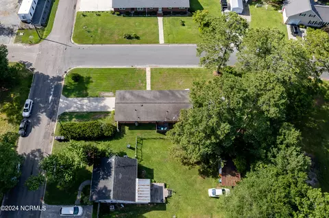 View/Area - 406 E Murphy St, Wallace, NC 28466 photo 3 of 4