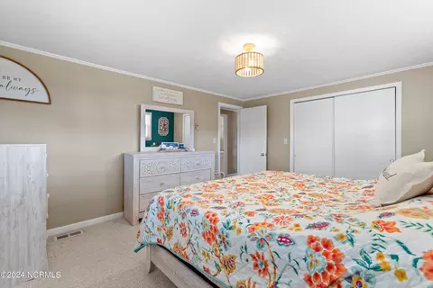 Bedroom - 406 E Murphy St, Wallace, NC 28466 photo 2 of 2