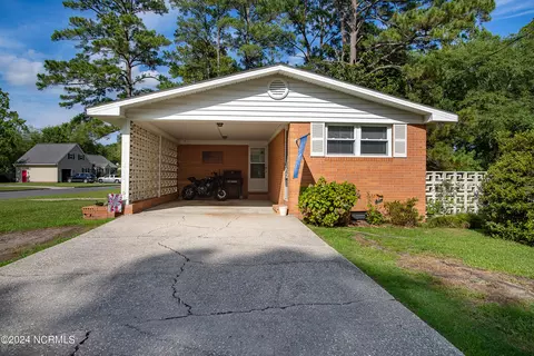 Other - 406 E Murphy St, Wallace, NC 28466 photo 2 of 8