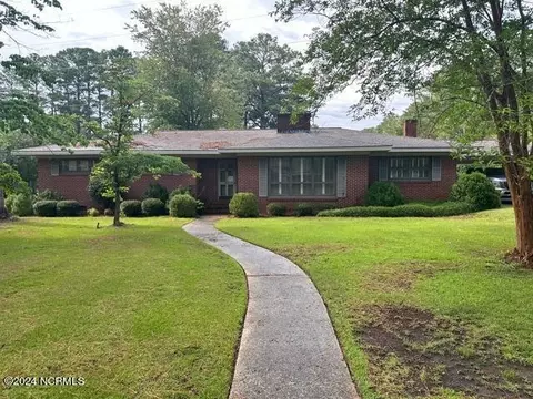 200 Pinetree Dr, Robersonville, NC 27871