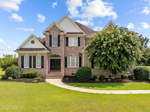 2016 Steinbrook Dr, Greenville, NC 27858