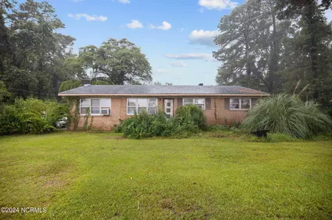 2015 Guinea Town Rd, Kinston, NC 28501