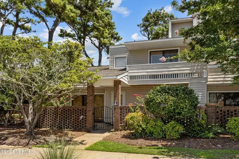108 Bay Ct, Morehead City, NC 28557