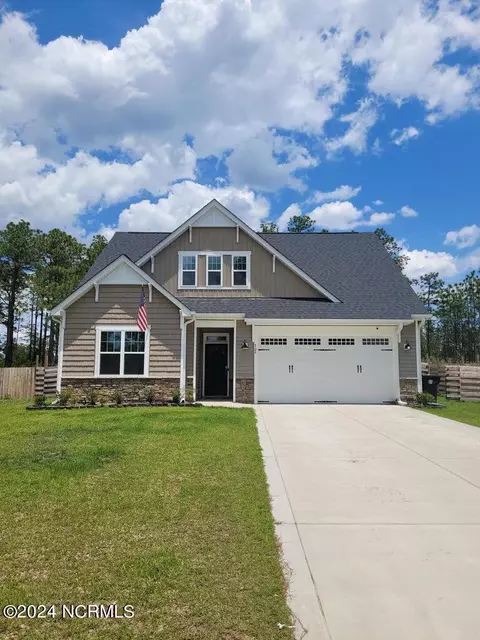 702 Foggy Crossing Ct, Aberdeen, NC 28315