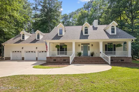 108 Mullica Dr, Chocowinity, NC 27817