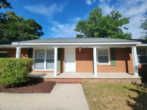 205 Yaupon Dr, Cape Carteret, NC 28584