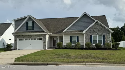 3861 E Baywood Ln, Greenville, NC 27834