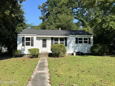 602 New River Dr, Jacksonville, NC 28540