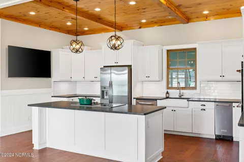 2885 Sloop Point Loop Rd, Hampstead, NC 28443 photo 13