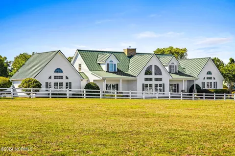 2885 Sloop Point Loop Rd, Hampstead, NC 28443 photo 2