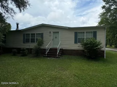 4244 Grover Smith Rd, Grimesland, NC 27837