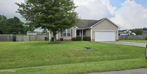 112 Mandy Ln, Hubert, NC 28539
