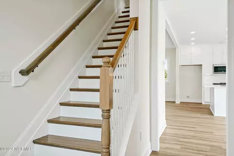 Entry Way - 495 Grandview Dr, Hampstead, NC 28443 photo 2 of 3
