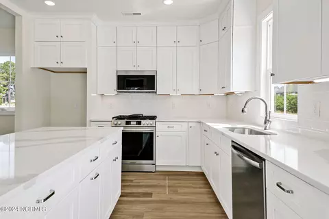 Kitchen - 495 Grandview Dr, Hampstead, NC 28443 photo 2 of 7