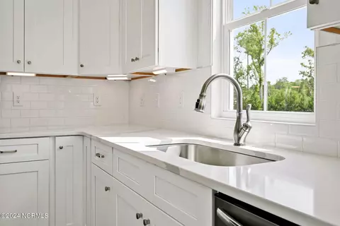 Kitchen - 495 Grandview Dr, Hampstead, NC 28443 photo 4 of 7