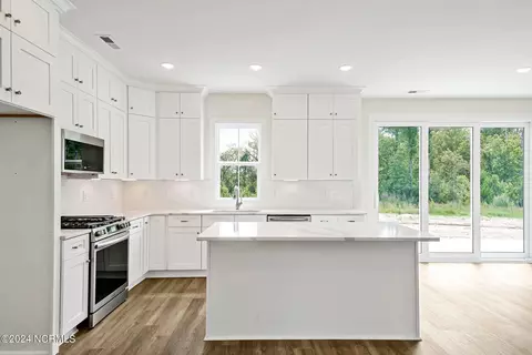 Kitchen - 495 Grandview Dr, Hampstead, NC 28443 photo 6 of 7