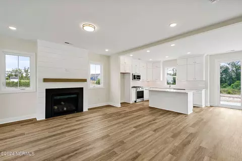 Living - 495 Grandview Dr, Hampstead, NC 28443 photo 5 of 6