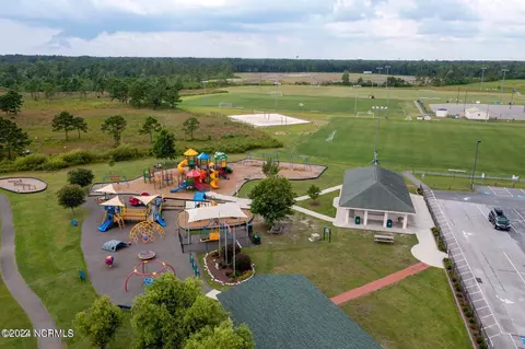 View/Area - 495 Grandview Dr, Hampstead, NC 28443 photo 10 of 12