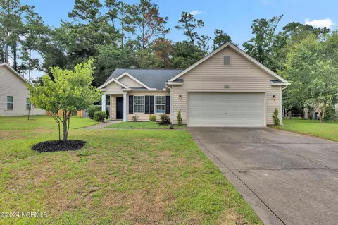 305 Tuscan Ct, Richlands, NC 28574