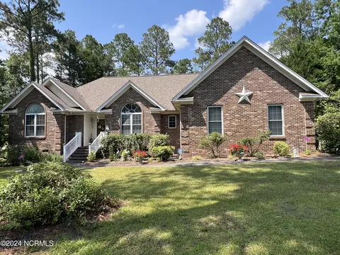 12801 S Pine Villa Dr, Laurinburg, NC 28352